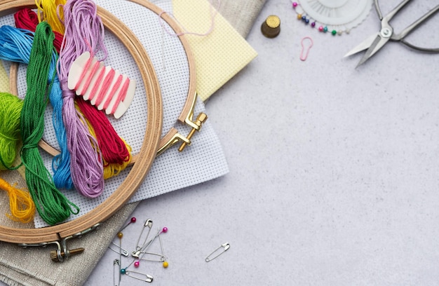 Warsztat haftu z narzędziami